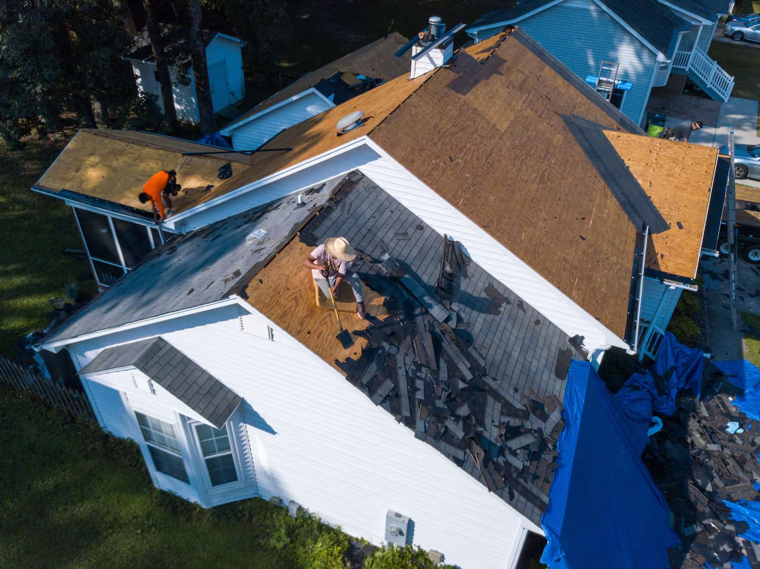 how to get insurance to pay for roof replacement roofing crew